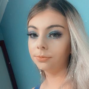 Meet your Posher, Chloe